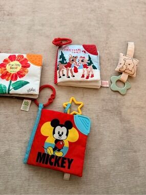 Disney Tiny Seed Winnie the Pooh Soft Activity Books